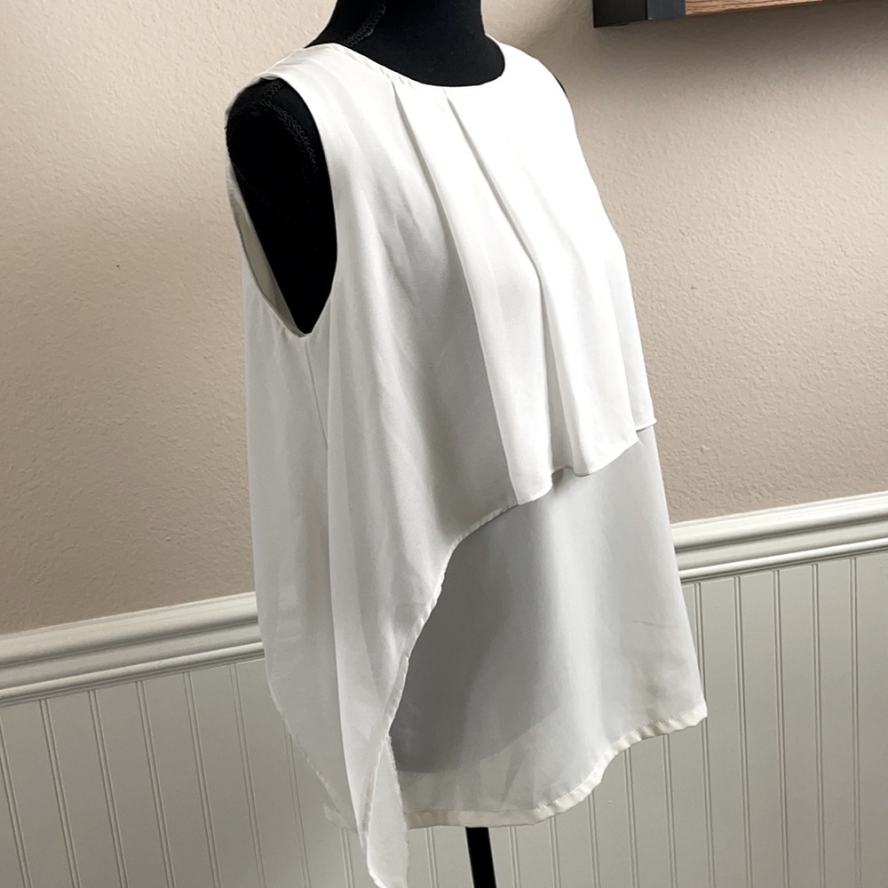 Sleeveless blouse - Picture 3 of 6